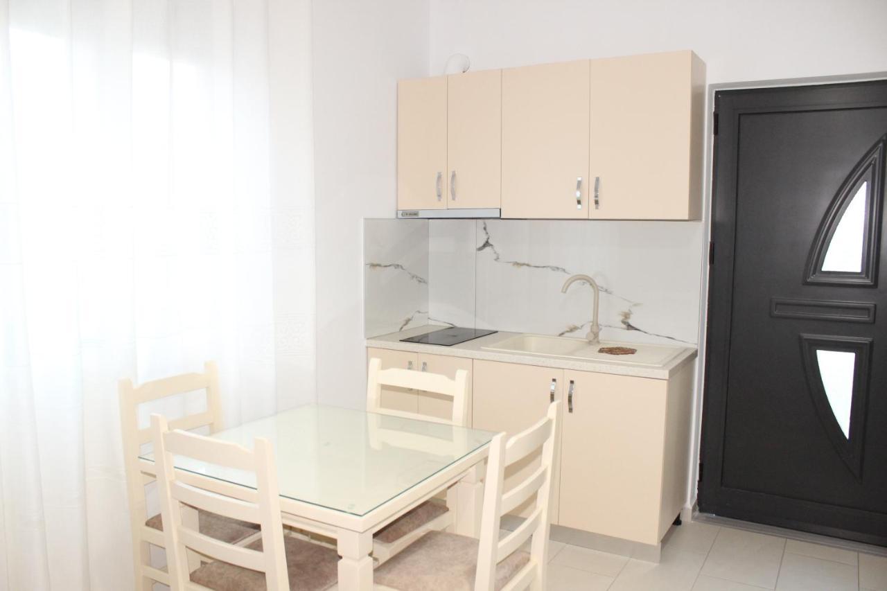 Leva'S Apartments Sarandë Exterior foto